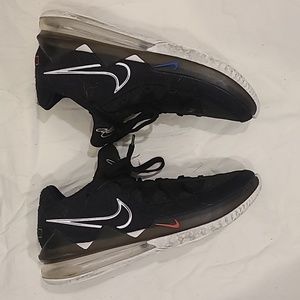 Nike Air LeBron James React Basketball Shoes Mens US 9.5